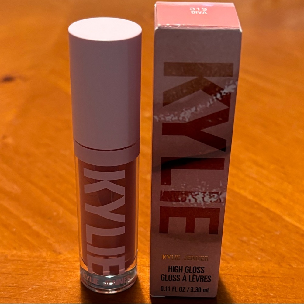 Kylie High Gloss Lip Gloss Diva - Picture 5 of 16
